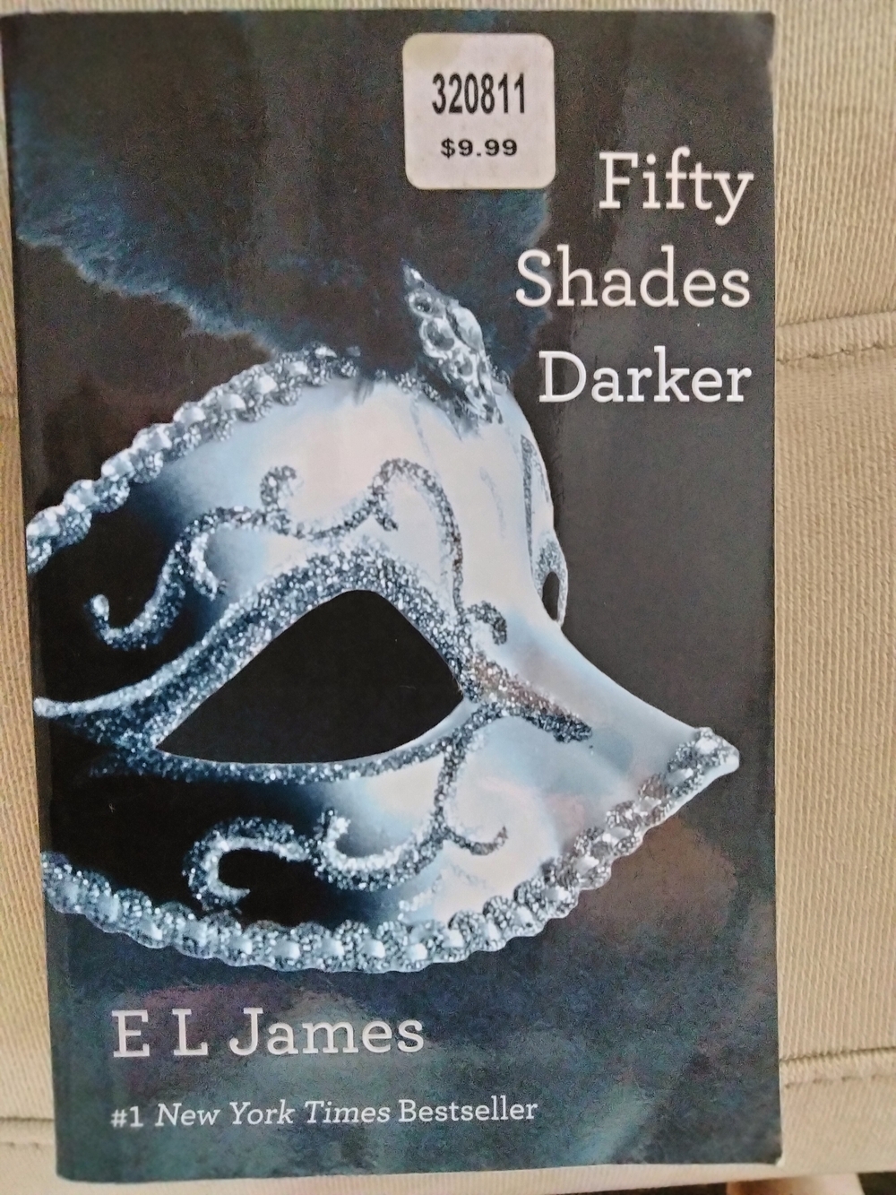 Fifty Shades Darker by E L James - Silver Mask Cover
